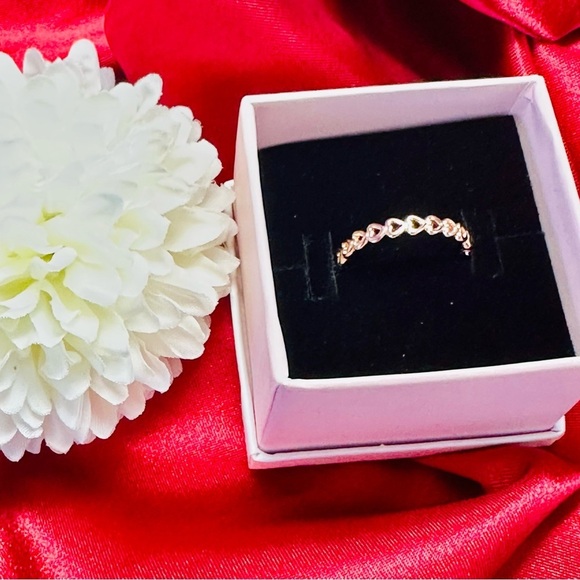 Pandora 14K Rose Gold Plated Heart Band Ring โ Size 55/7.5 โ NIB - Picture 1 of 8
